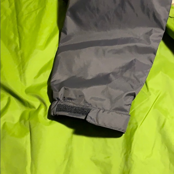 WindBreaker - Picture 6 of 7
